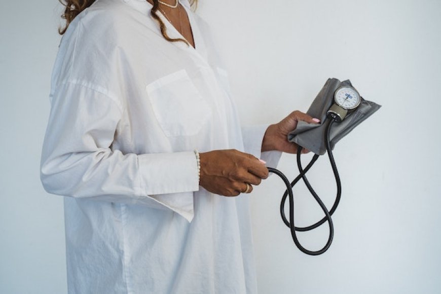 Thuốc hạ huyết áp và quản lý sức khỏe cho người trung niên